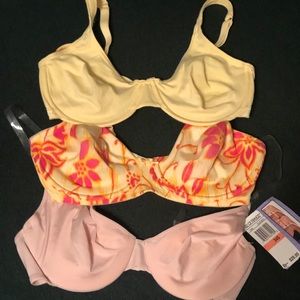 3 Bras 34D 2-Victoria’s Secret NWOT  & 1-LoV NWT